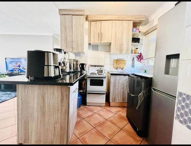 2 BEDROOM APARTMENT FOR SALE IN DIE HOEWES